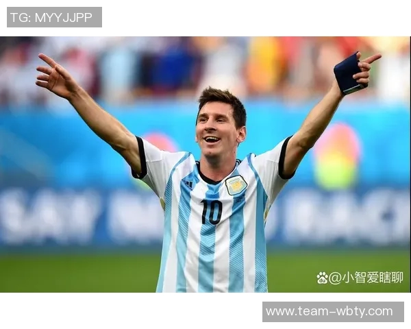 梅西分享与奖杯合影感慨迈阿密赛季的辉煌成就与难忘回忆